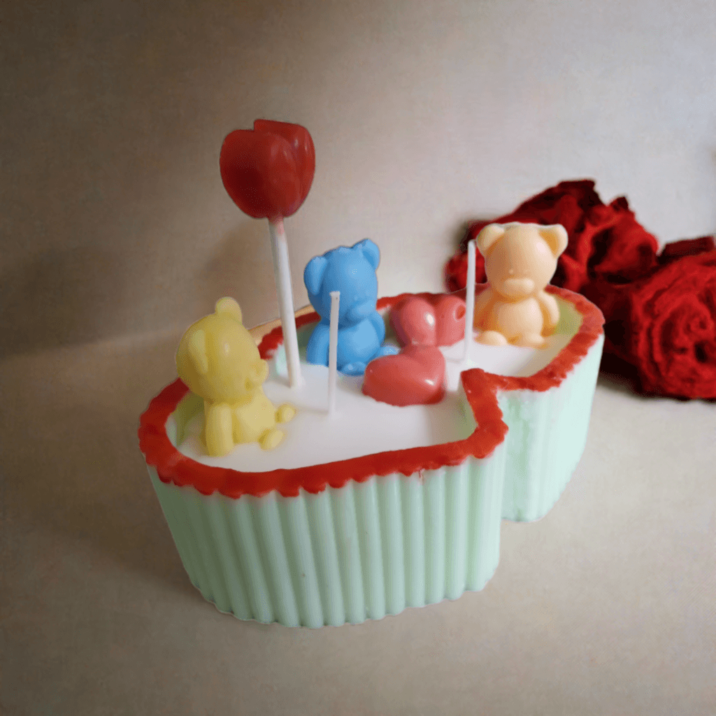 Three bears in Heart Tub Candle - Scent Fushion